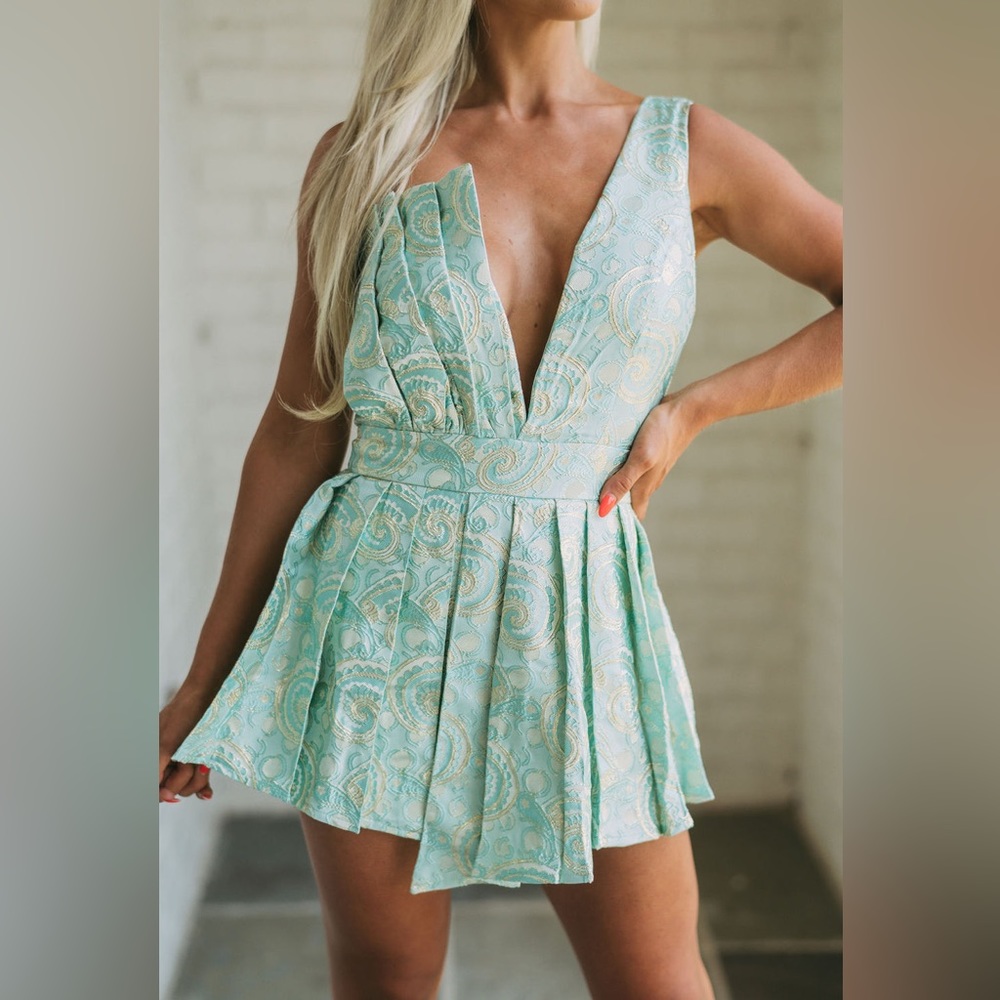 BLITHELA Green Jacquard Paisley Mini one shoulder Dress. Size Medium